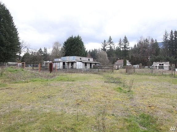 3rd image of 1330 E North Bend Way