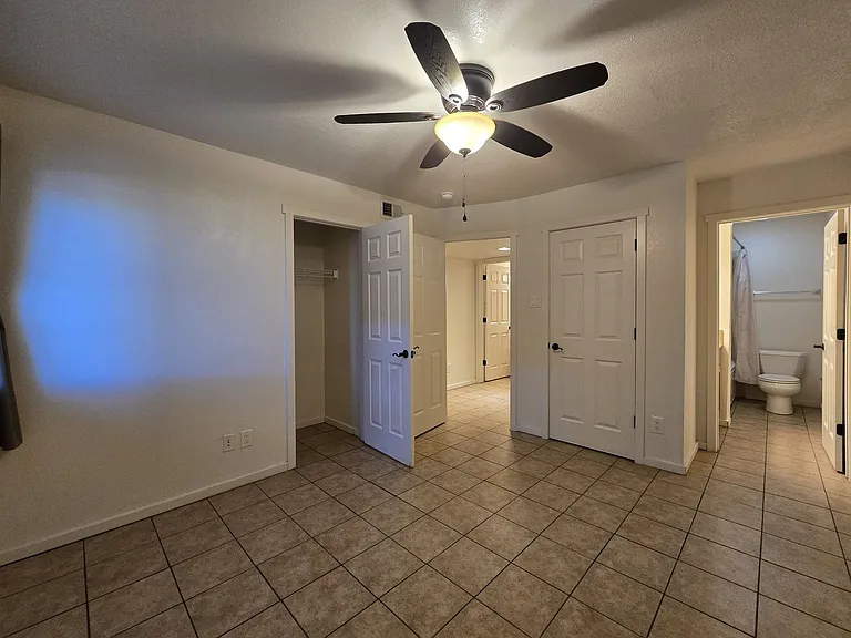601 W San Mateo Rd #124 — Photo 11