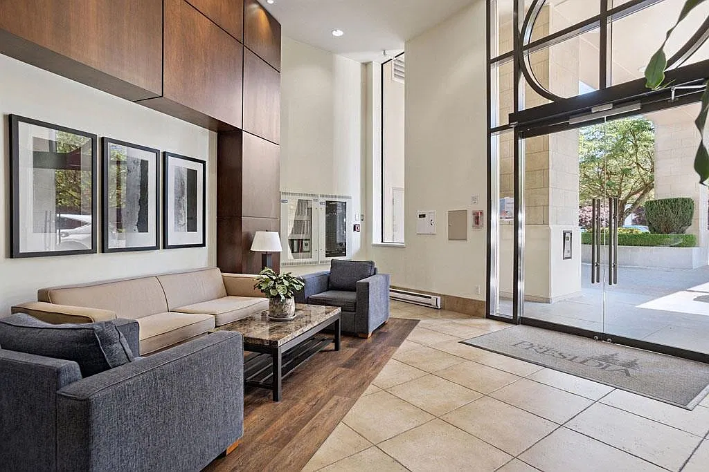 1 bed, 756 sqft, $2,290 — Photo 2