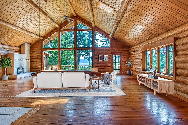 2nd image of 245 Roehls Hill Road