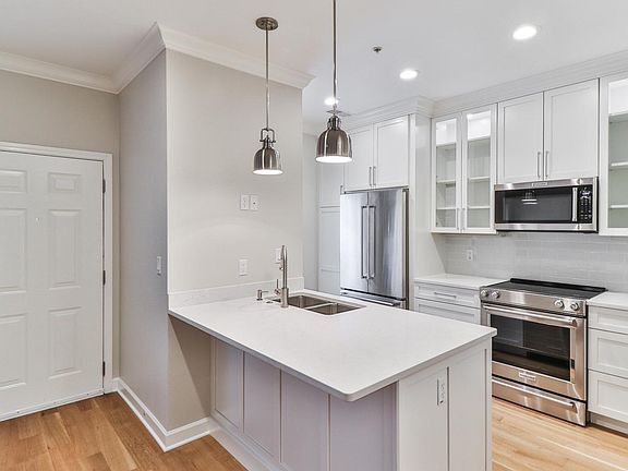 3rd image of 2644 McKnight Crossing Ct
