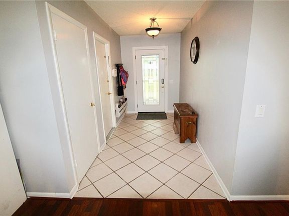 3rd image of 104 Broward Dr