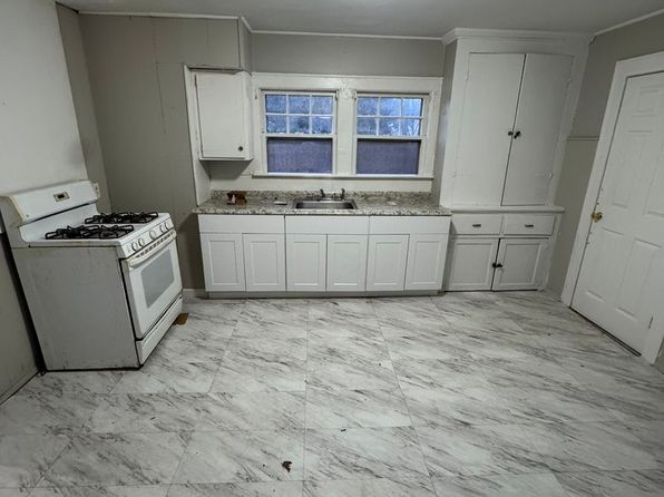 41 Hobson Ave Floor 1