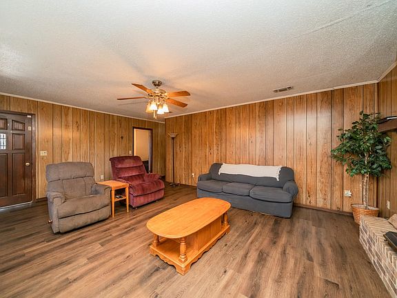 5th image of 302 County Road 2211