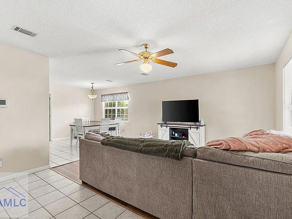 5th image of 757 Melissa Dr