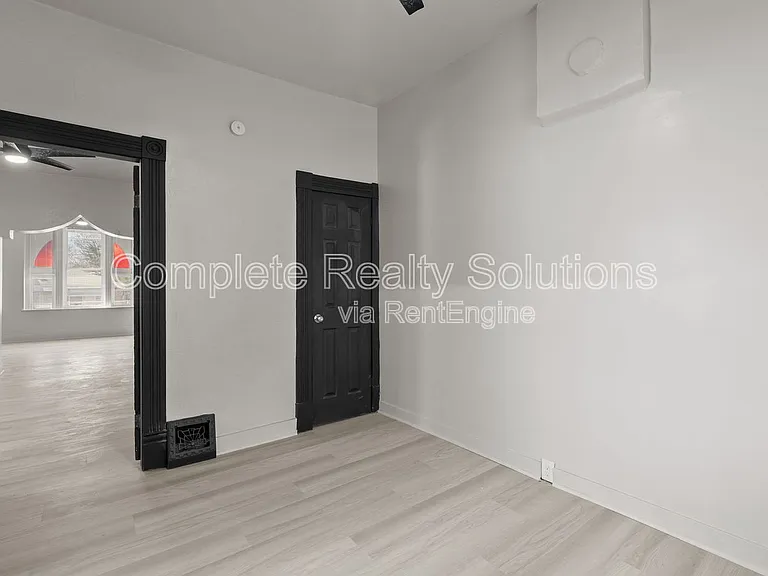 4038 California Ave — Photo 25