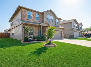 313 Countryside Dr, Aubrey, TX 76227
