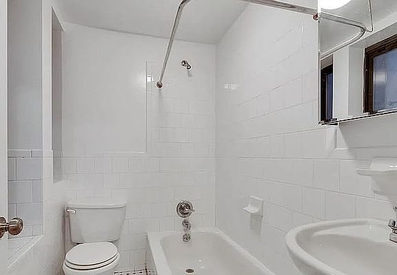 4th image of 516 E 80th St APT 9