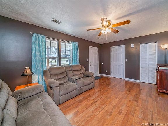 5th image of 815 Keeling Ave NE