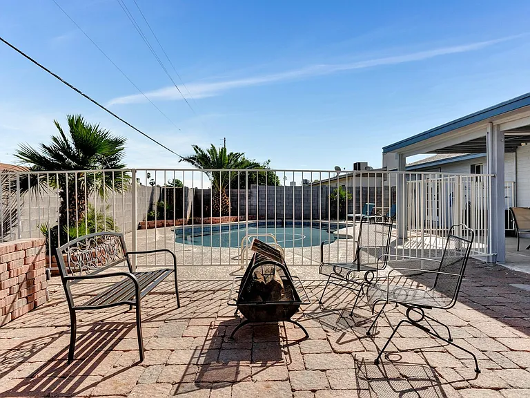 1524 E Broadmor Dr — Photo 40