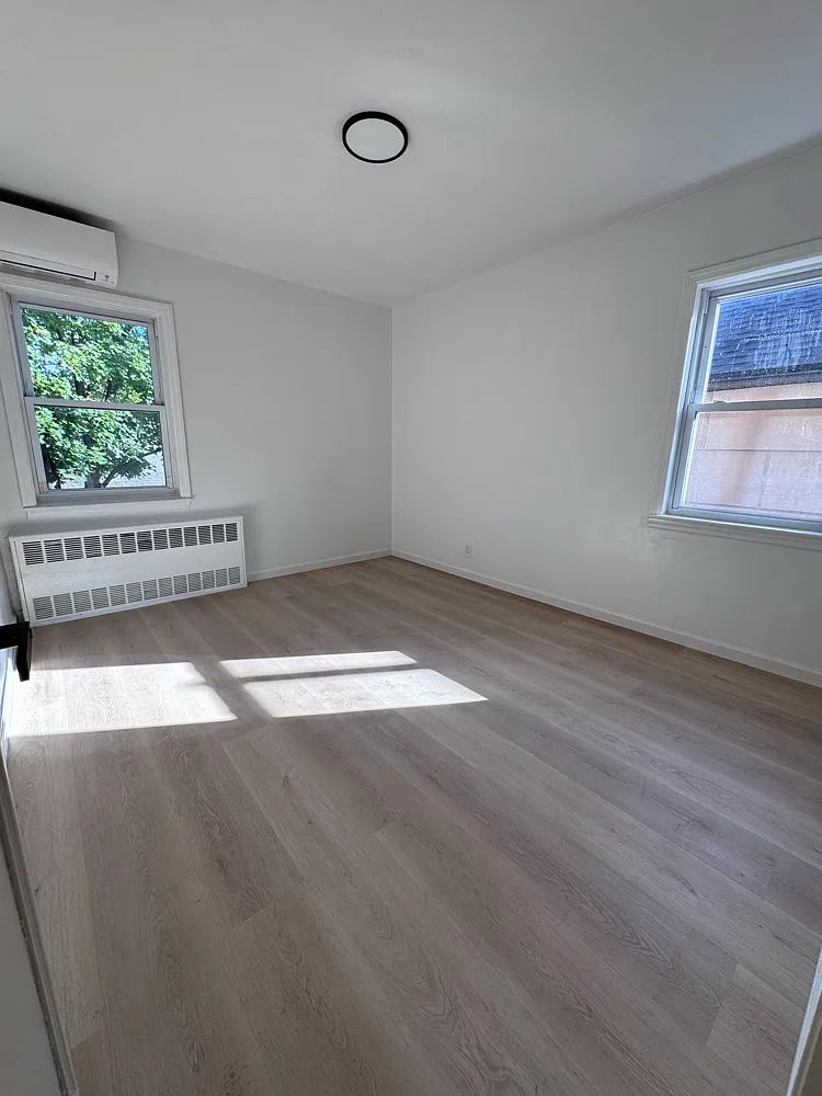 3 bed, 1.5 bath, $3,500 — Photo 3