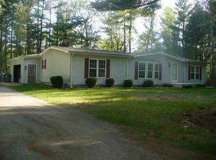 909 W Beamish Rd, Sanford, MI 48657