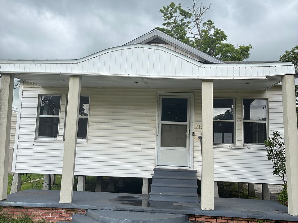 1st image of 213 N Dooley St