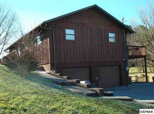 388 Hattie Branch Rd, Sevierville, TN 37876