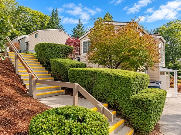 Delridge Crossing Apartments