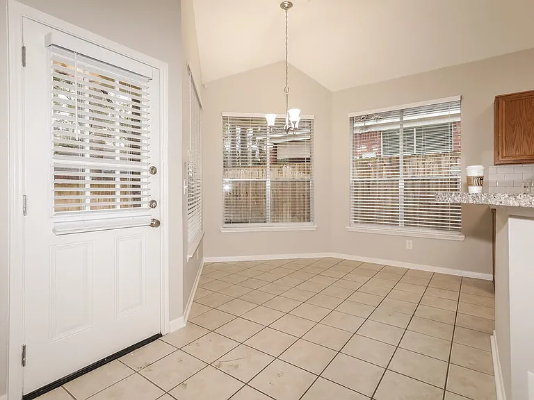 19 Rosewater Pl — Photo 6