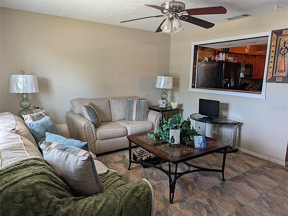 3rd image of 3607 Briarcliff Way
