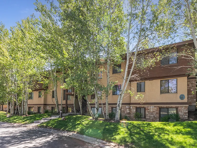 1600 Pinebrook Blvd #E1 — Photo 23