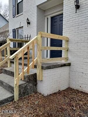 3rd image of 1205 Newfane Cir