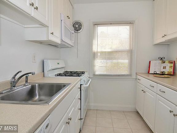 3rd image of 9457 Fairfax Blvd APT 104