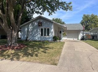 1206 E 19th St, Sterling, IL 61081