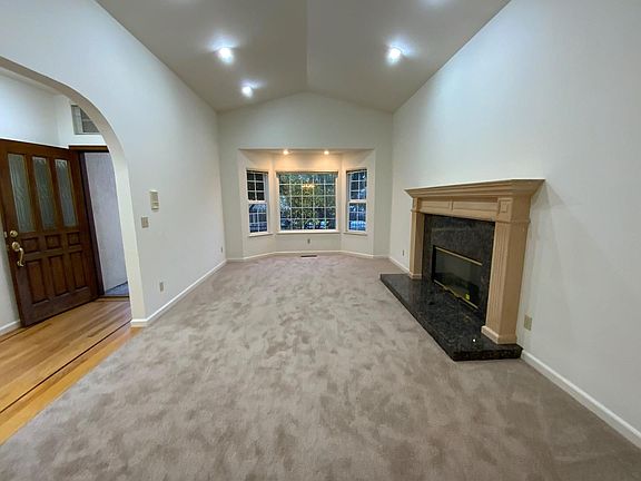 3rd image of 61 Orchard Ave