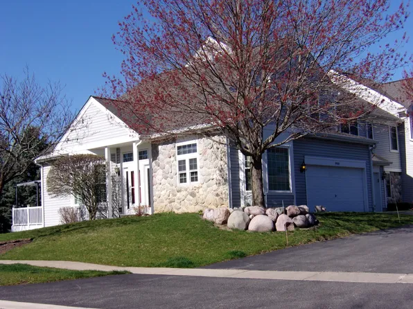34686 N Lakeside Dr, Ingleside, IL 60041