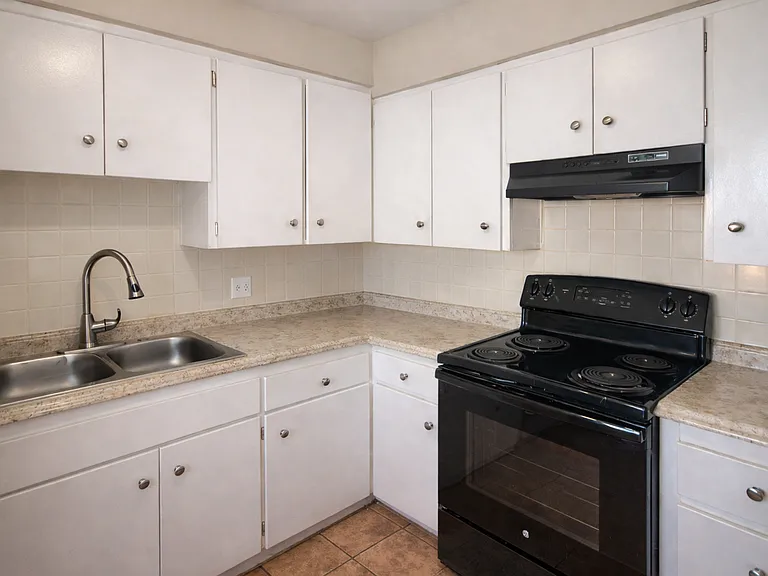 5275 W. 1st Avenue — Photo 9