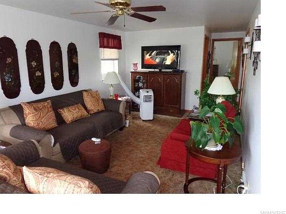 4th image of 242 Crestwood Ave