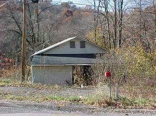 290 12th St, Ellwood City, PA 16117