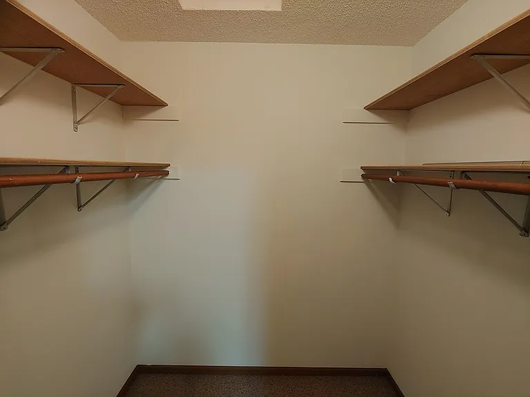 Woodfield Apartments — Photo 12