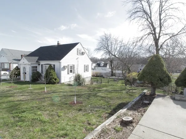60 Woodlawn Ave, Chelsea, MA 02150