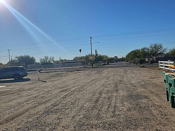 5th image of 4210 N Roble Cir