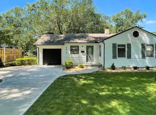 4914 W 77th Ter, Prairie Village, KS 66208