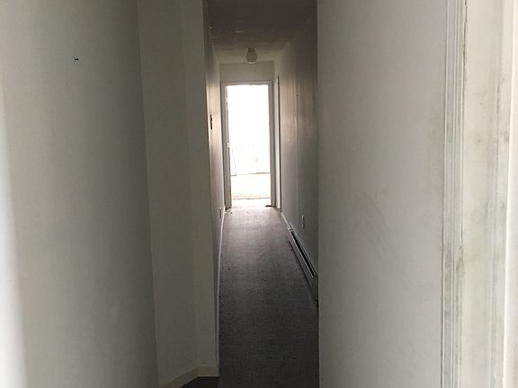 2nd image of 811 Montgomery St #301