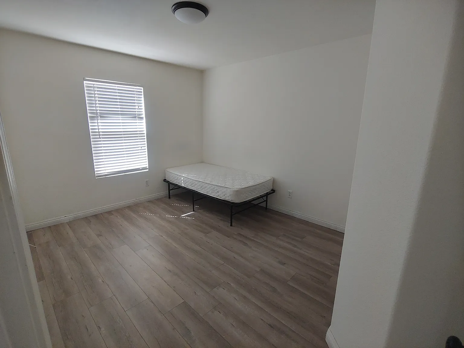 4 bed, 1812 sqft, $725 — Photo 2