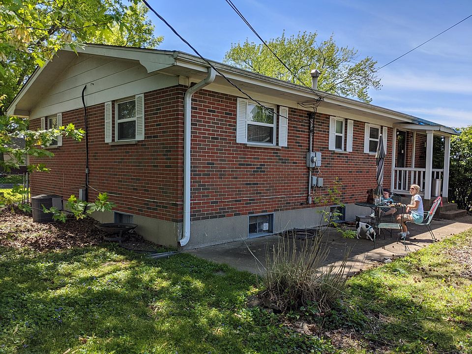 2nd image of 119 S Pam Ave