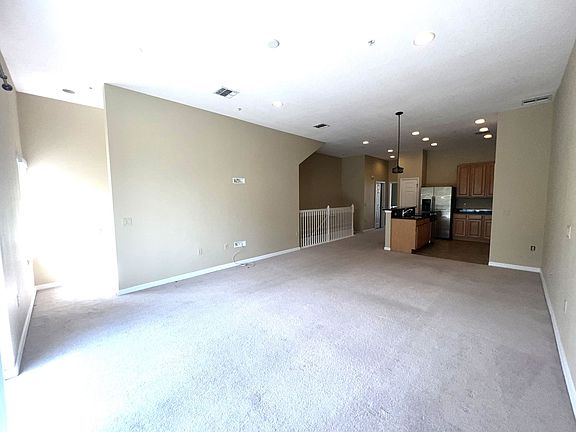 4th image of 3708 Avalon Park East Blvd