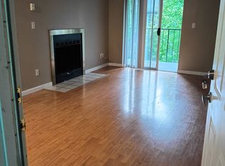 10609 E Riverside Dr APT 102, Bothell, WA 98011