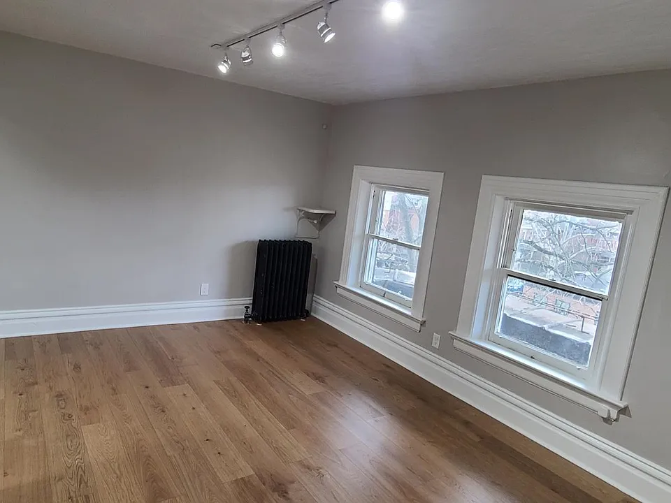 240 S Graham St #9