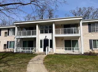 35976 N Ann Arbor Trl W, Livonia, MI 48150