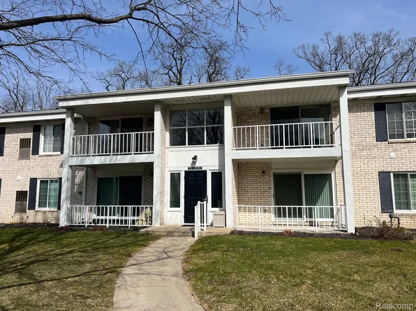 35976 N Ann Arbor Trl W, Livonia, MI 48150