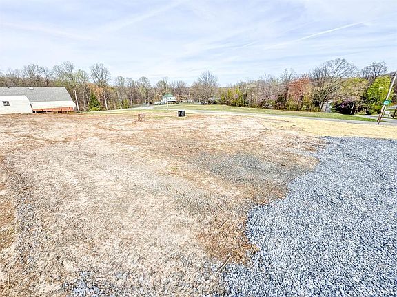 5th image of 3201 Mayflower Dr Lot 20-21