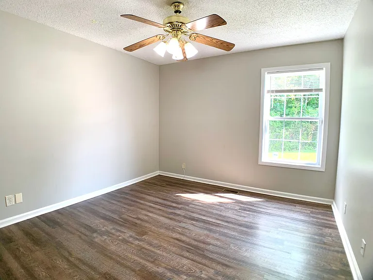 355 Broadmore Dr — Photo 19