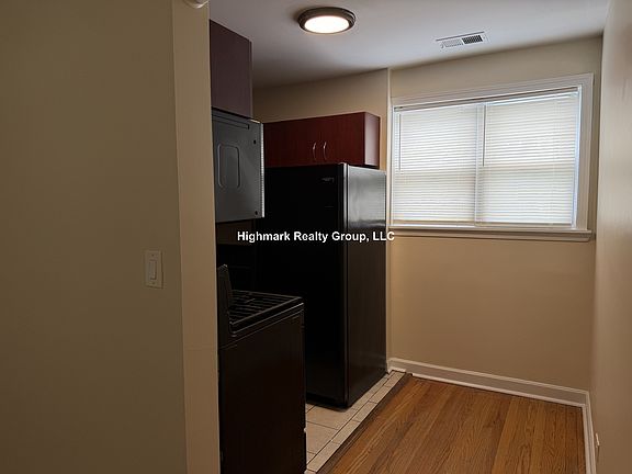5th image of 2642 W Foster Ave #105C