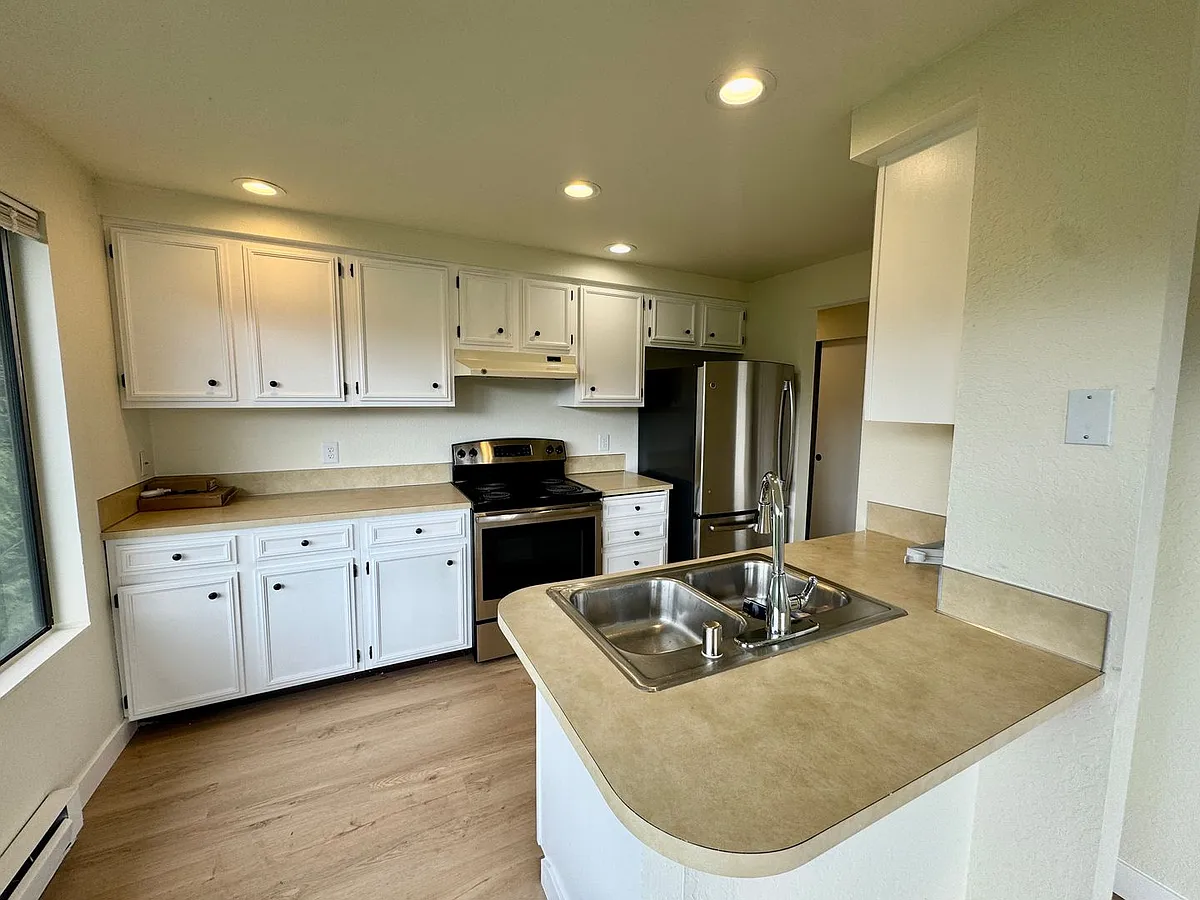 Building Photo - Stone Court Duplex