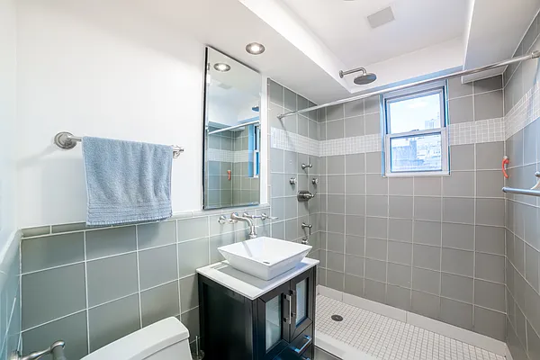 Sold by Weichert Manhattan Midtown | media 9