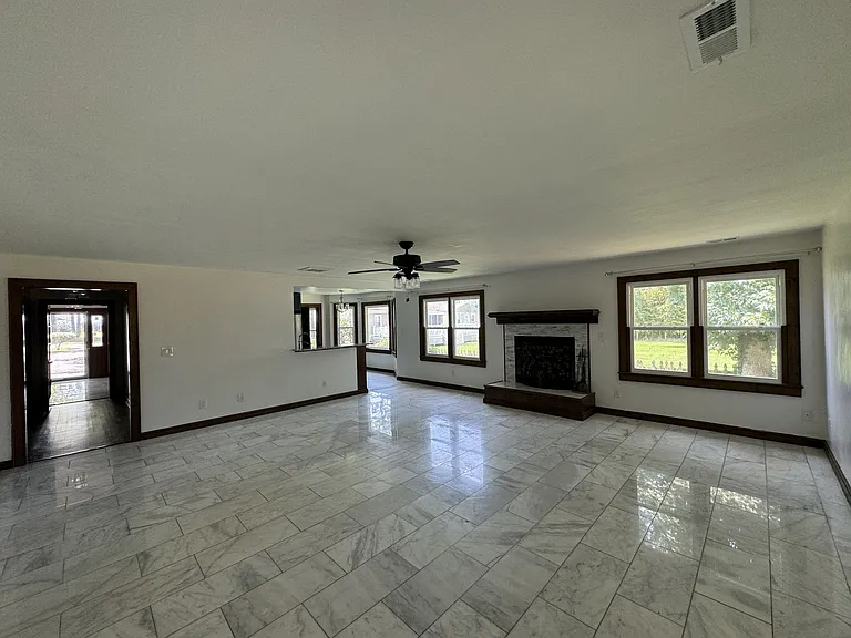 2112 Munden Point Rd — Photo 4