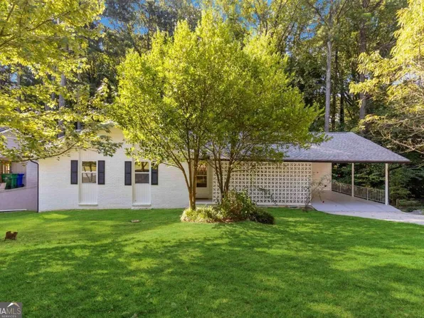 3221 Moss Oak Dr, Atlanta, GA 30340
