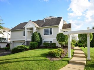 2395 Oakfield Ct, Aurora, IL 60503